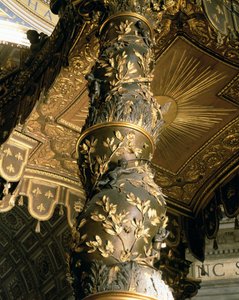 Suikergerstkolom van het Baldacchino met laurierbladeren en putti die bijen achtervolgen, 1633